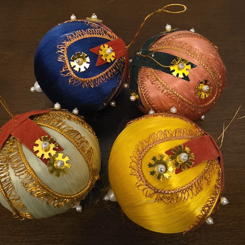 Vtg push pin satin ball Christmas ornaments. 